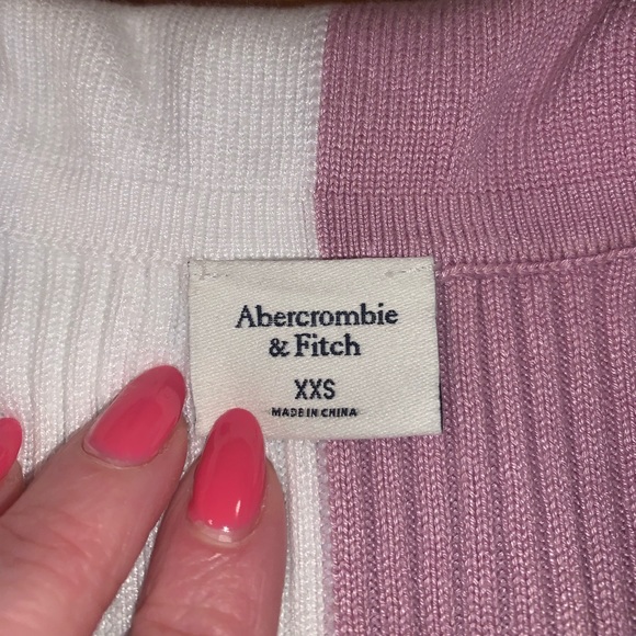 Stylish waist length top - Picture 4 of 8